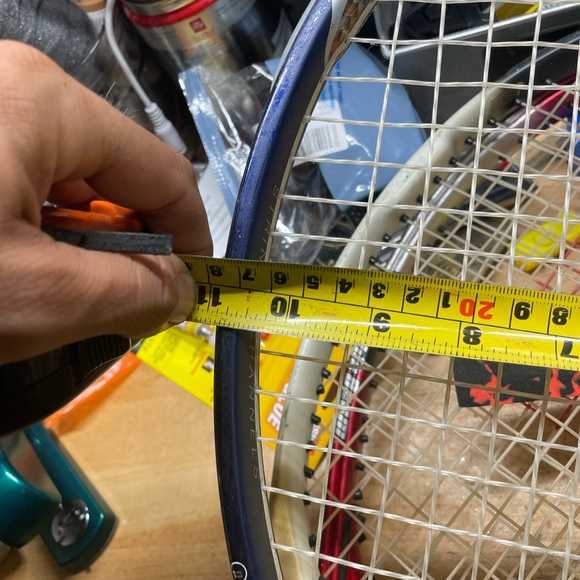 Prince Approach tennis Racquet 27 inc 
With new fashion grip - Picture 5 of 12